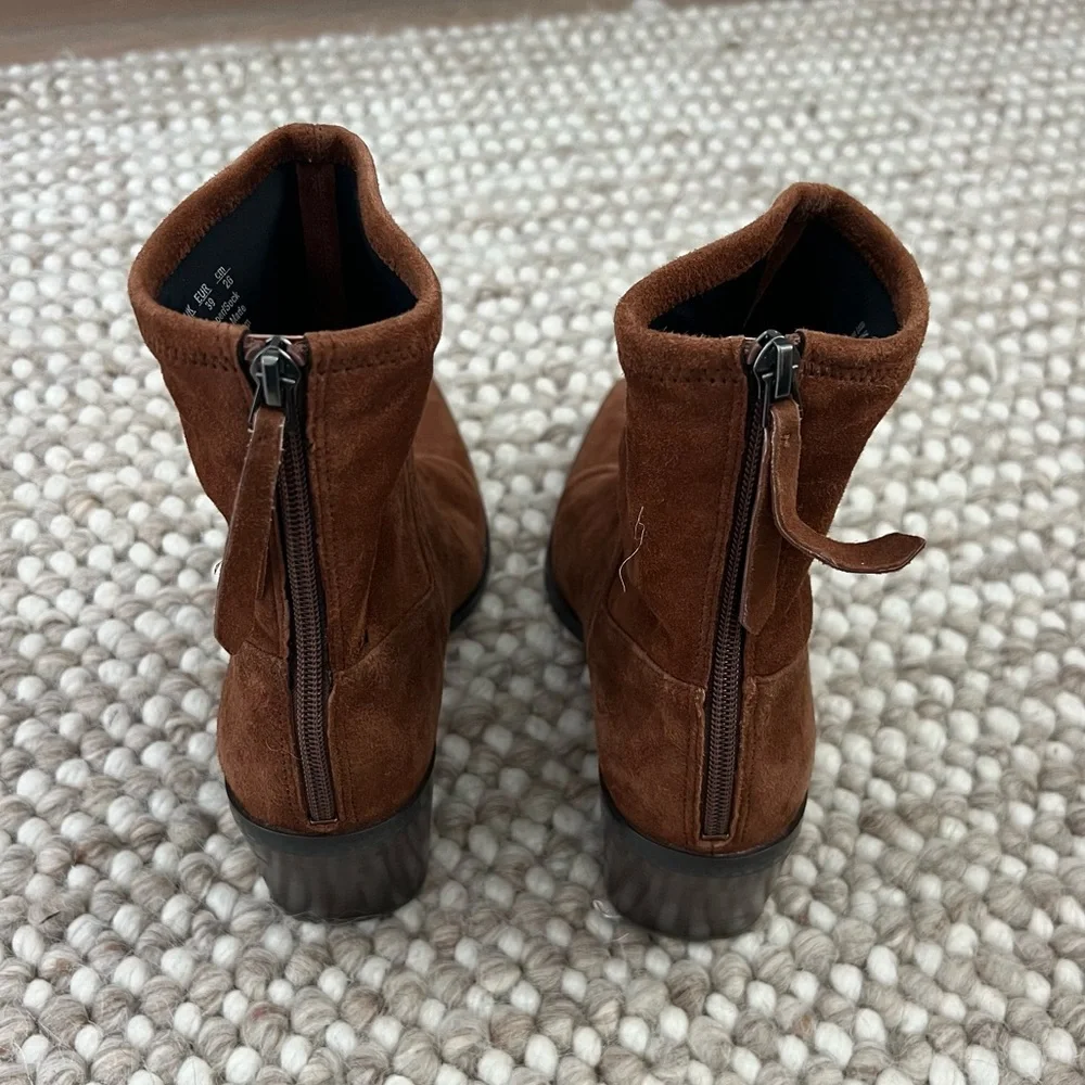 Brown suede boots - Picture 4 of 6